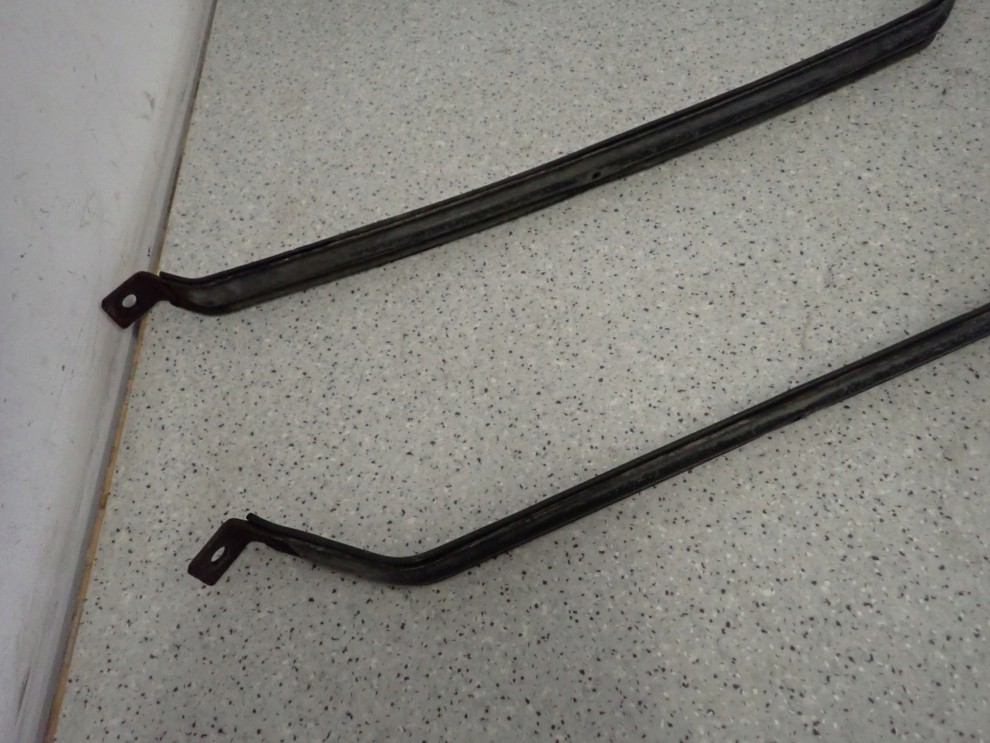 TOYOTA VERSO 09-13 OBEJMY OPASKI MOCOWANIE ZBIORNIKA PALIWA BAKU 2/7