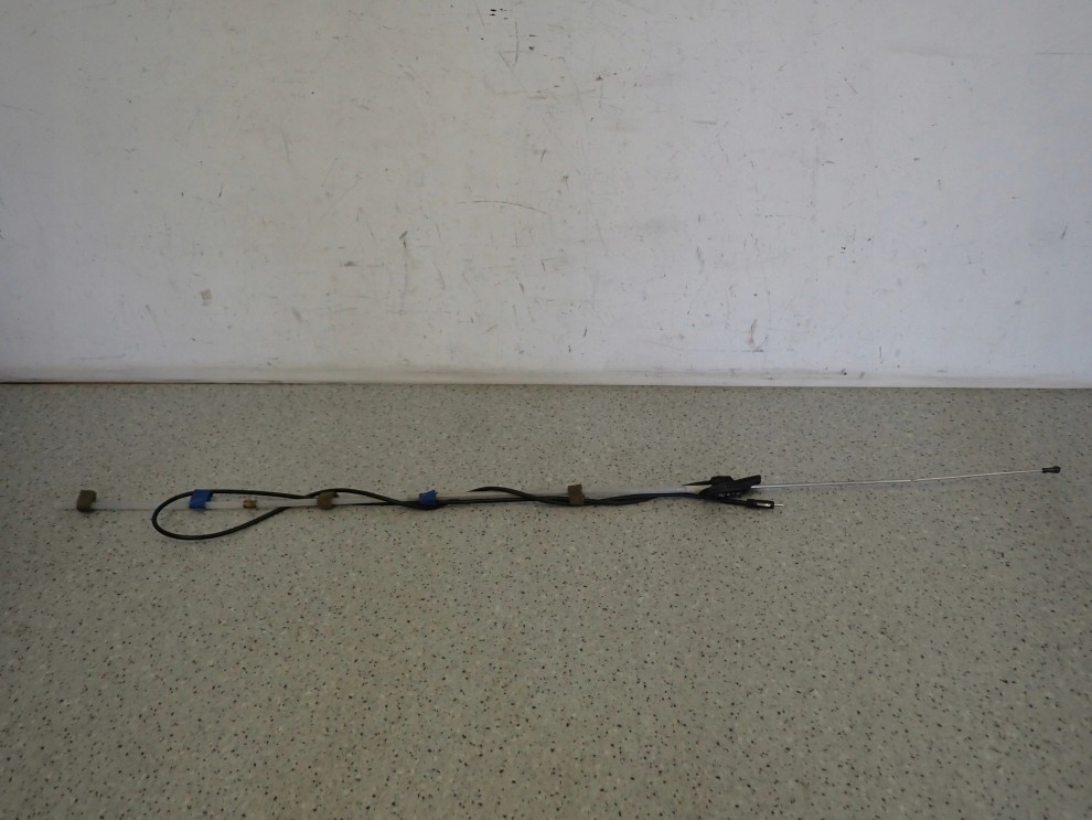 SUZUKI IGNIS 00-03 ANTENA DACHOWA 1/3