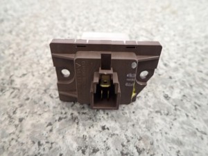 HYUNDAI IX20 09- REZYSTOR DMUCHAWY 2/4 MINIATURA