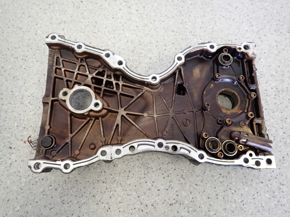 SUZUKI SWIFT 1.3 BENZ 04-09 OSŁONA OBUDOWA ROZRZĄDU POMPA OLEJOWA 1/5