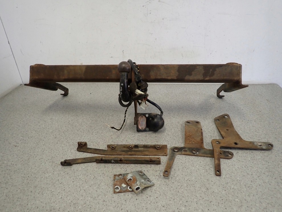 TOYOTA COROLLA VERSO 04-09 HAK HOLOWNICZY 1/10