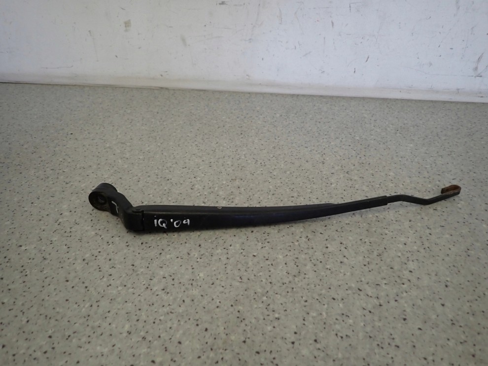 TOYOTA IQ 08-12 RAMIE WYCIERACZKI PRZEDNIE LEWE 1/6