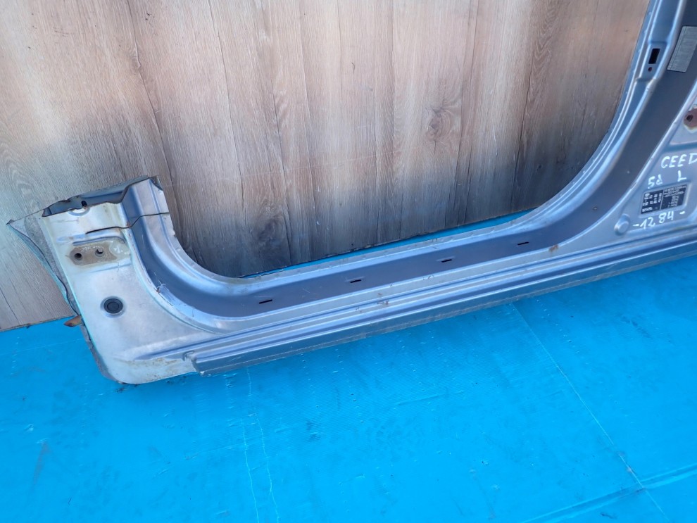 KIA CEED HATCHBACK 06-12 PRÓG LEWY Z SŁUPKIEM 2/11