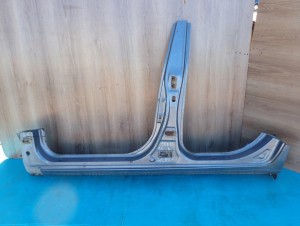 KIA CEED HATCHBACK 06-12 PRÓG LEWY Z SŁUPKIEM