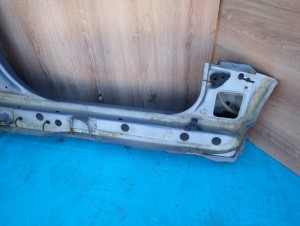 KIA CEED HATCHBACK 06-12 PRÓG LEWY Z SŁUPKIEM 8/11 MINIATURA