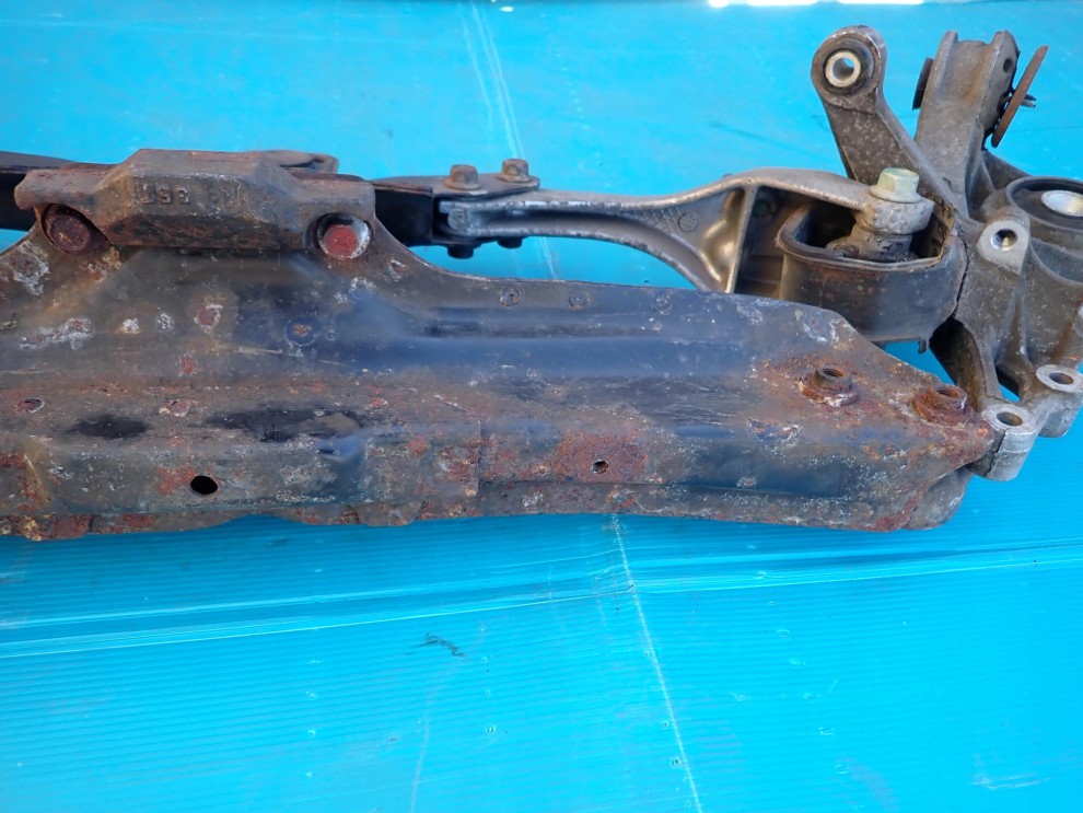 HONDA LEGEND 92-96 BELKA ZAWIESZENIA PRZEDNIEGO 6/13