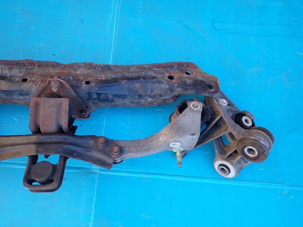 HONDA LEGEND 92-96 BELKA ZAWIESZENIA PRZEDNIEGO 10/13