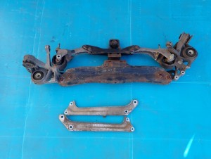 HONDA LEGEND 92-96 BELKA ZAWIESZENIA PRZEDNIEGO 1/13 MINIATURA