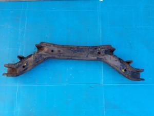 HONDA PRELUDE 86-89 BELKA TYLNEGO ZAWIESZENIA 4/6 MINIATURA