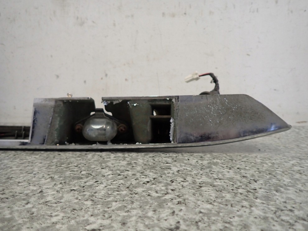 NISSAN XTRAIL T30 01- LISTWA KLAPY TYLNEJ LAMPKI TABLICY 10/10