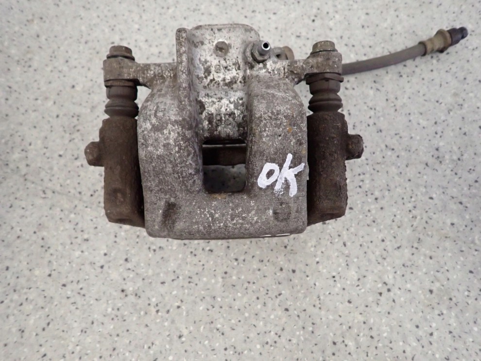 TOYOTA VERSO 09- 2.0D ZACISK TYLNY PRAWY 2/5