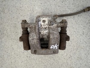 TOYOTA VERSO 09- 2.0D ZACISK TYLNY PRAWY 3/5 MINIATURA