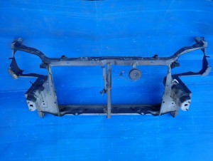 TOYOTA COROLLA E12 HB 02-04 PAS PRZEDNI WZMOCNIENIE CZOŁOWE 1/8 MINIATURA