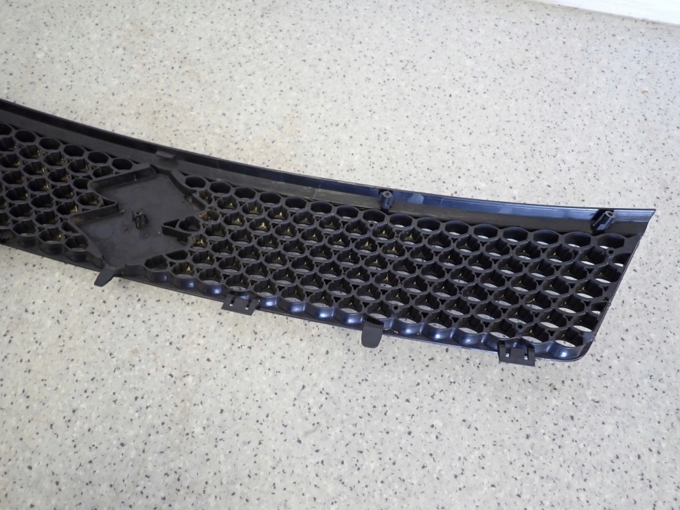 SUZUKI SWIFT 04-07 ATRAPA WLOTU POWIETRZA GRILL 8/9