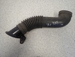 SUZUKI SX4 1.6 BENZ 06-12 RURA POWIETRZA PRZEWÓD 1/6 MINIATURA