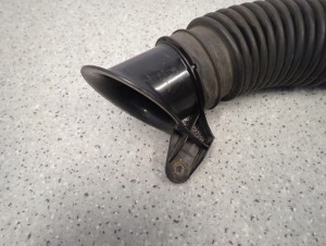 SUZUKI SX4 1.6 BENZ 06-12 RURA POWIETRZA PRZEWÓD 2/6 MINIATURA