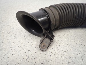 SUZUKI SX4 1.6 BENZ 06-12 RURA POWIETRZA PRZEWÓD 3/6 MINIATURA