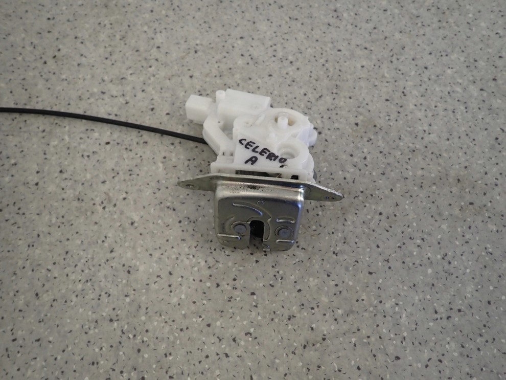 SUZUKI CELERIO 14-19 ZAMEK TYLNEJ KLAPY 1/7