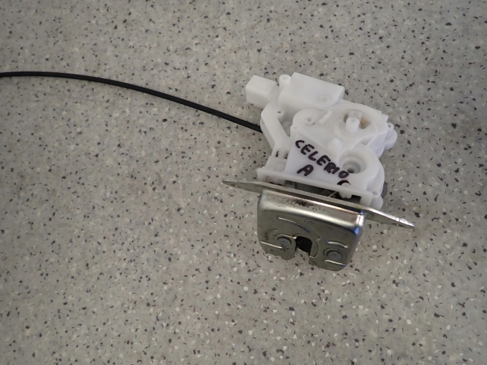 SUZUKI CELERIO 14-19 ZAMEK TYLNEJ KLAPY 2/7