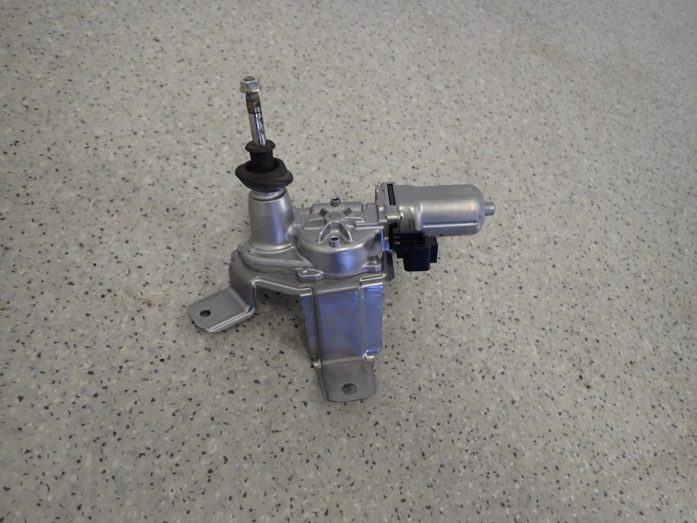 SUZUKI CELERIO 14-19 SILNICZEK WYCIERACZEK TYLNEJ KLAPY 1/6