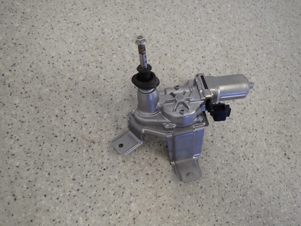 SUZUKI CELERIO 14-19 SILNICZEK WYCIERACZEK TYLNEJ KLAPY 2/6