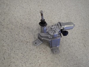 SUZUKI CELERIO 14-19 SILNICZEK WYCIERACZEK TYLNEJ KLAPY 2/6 MINIATURA