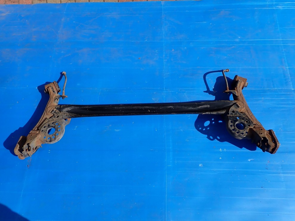 SUZUKI CELERIO 14-19 BELKA ZAWIESZENIA TYLNEGO 5/8