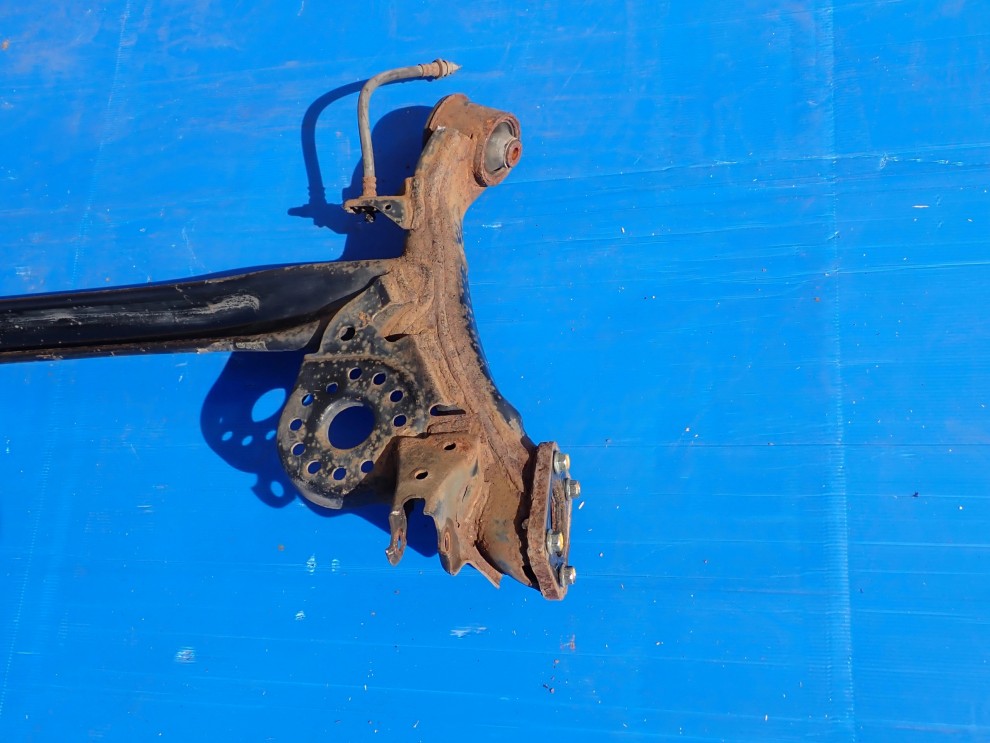 SUZUKI CELERIO 14-19 BELKA ZAWIESZENIA TYLNEGO 6/8