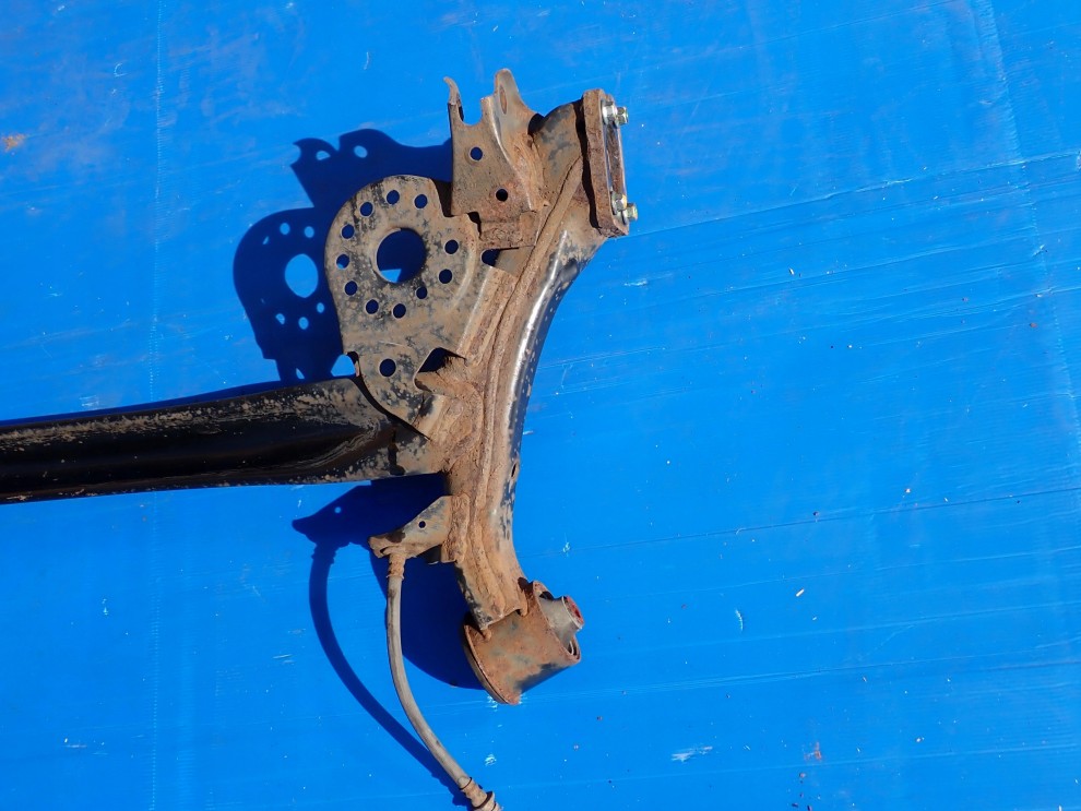 SUZUKI CELERIO 14-19 BELKA ZAWIESZENIA TYLNEGO 7/8