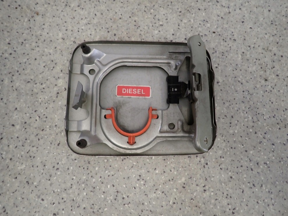 NISSAN ALMERA N16 00-06 KLAPKA WLEWU PALIWA KY0 4/6