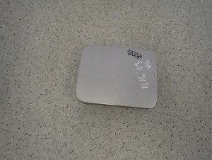 NISSAN ALMERA N16 00-06 KLAPKA WLEWU PALIWA KY0 2/6 MINIATURA