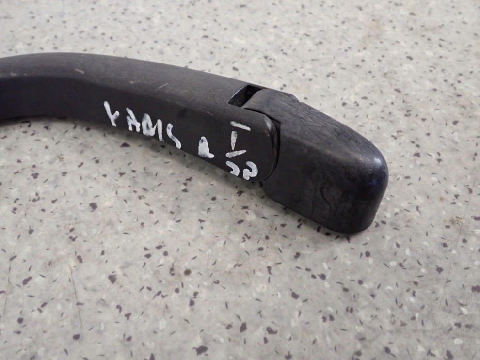 TOYOTA YARIS I JP 99-05 RAMIE WYCIERACZKI TYLNEJ 3/4