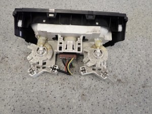 SUZUKI SWIFT MK6 05- 09 PANEL NAWIEWU KLIMATYZACJI 4/6 MINIATURA