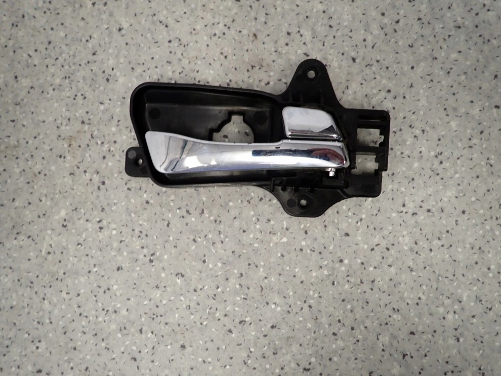 HYUNDAI i30 07-12 KLAMKA DRZWI PRZEDNIA PRAWA WEWNĘTRZNA CHROM 2/6