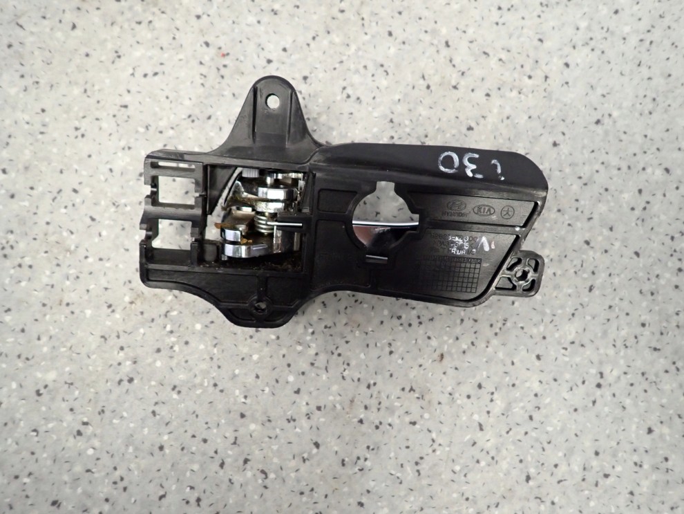 HYUNDAI i30 07-12 KLAMKA DRZWI PRZEDNIA PRAWA WEWNĘTRZNA CHROM 4/6