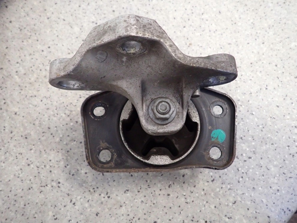 MITSUBISHI COLT 04- 1.5 DID PODUSZKA SILNIKA LEWA 2/5