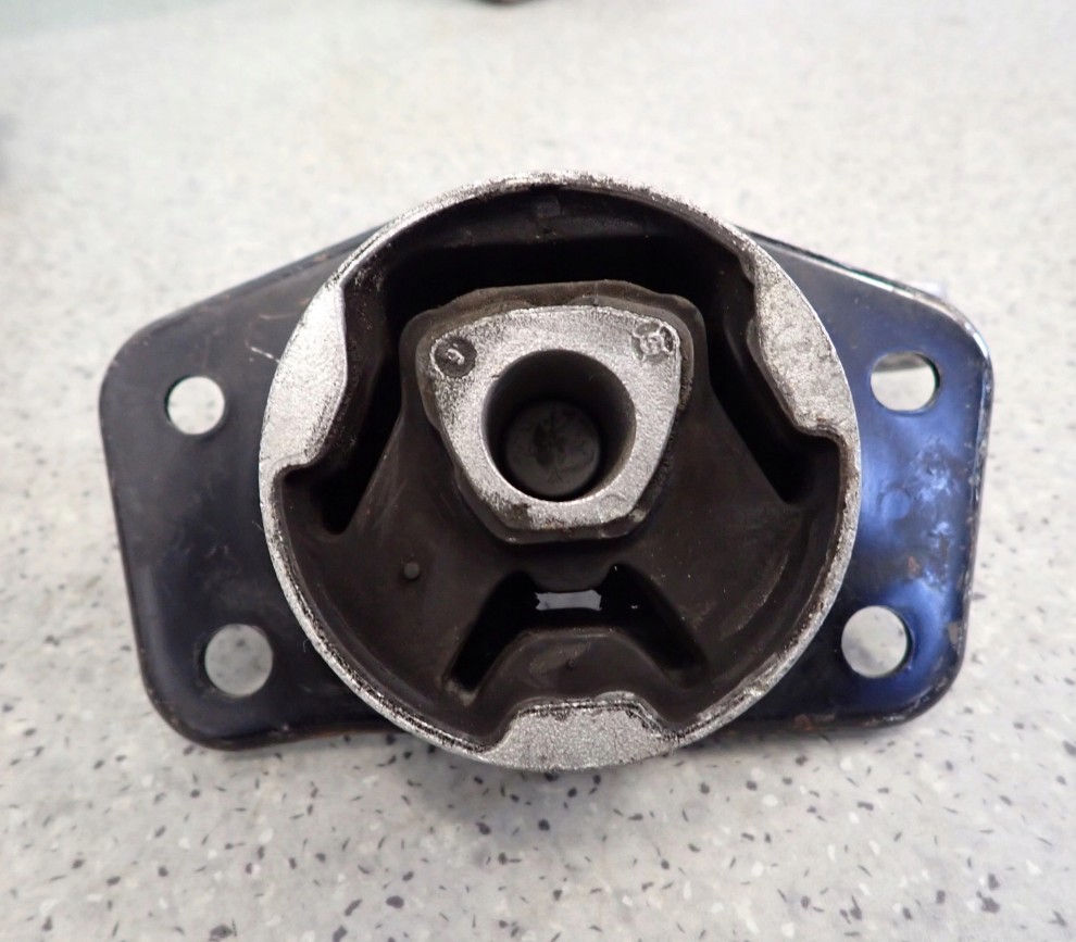 MITSUBISHI COLT 04- 1.5 DID PODUSZKA SILNIKA LEWA 4/5