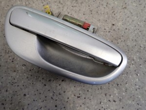 SUBARU LEGACY OUTBACK 03- KLAMKA PRZEDNIA PRAWA 3/5 MINIATURA