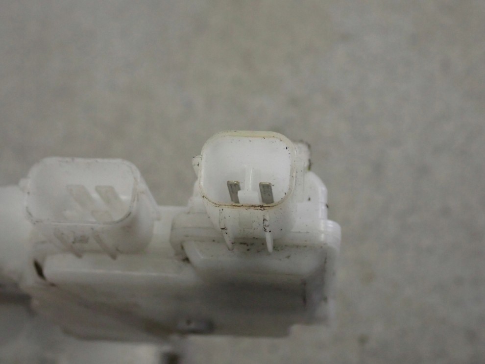 SUBARU LEGACY OUTBACK 03-06 ZAMEK PRZEDNI PRAWY 3/7