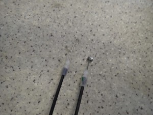 SUZUKI SWIFT HB 04-09 ZAMEK DRZWI PRZEDNI PRAWY 2/7 MINIATURA