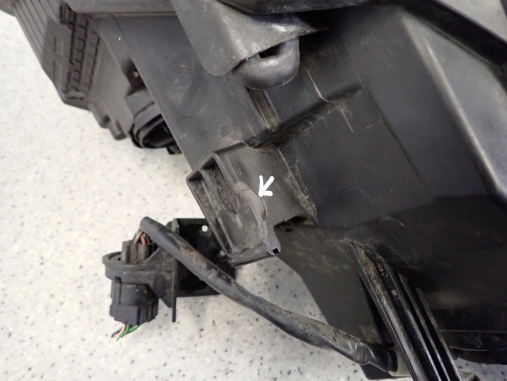 HYUNDAI IX20 HB 09- REFLEKTOR LAMPA PRZEDNIA LEWA EUROPA 12/12