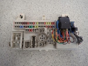 MAZDA3 MAZDA 3 BK 03-08 PUSZKA ELEKTRYCZNA MODUŁ KOMFORTU 1/6 MINIATURA