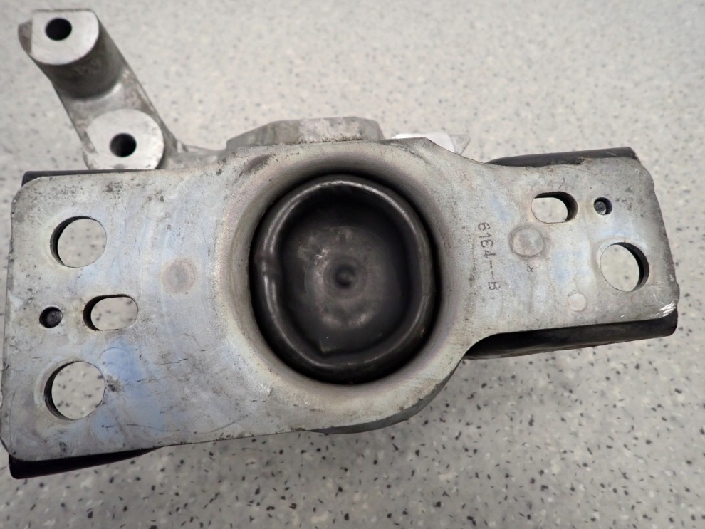 NISSAN NOTE E11 1.6i 06-11 PODUSZKA SILNIKA PRAWA 5/5