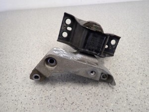 NISSAN NOTE E11 1.6i 06-11 PODUSZKA SILNIKA PRAWA 3/5 MINIATURA