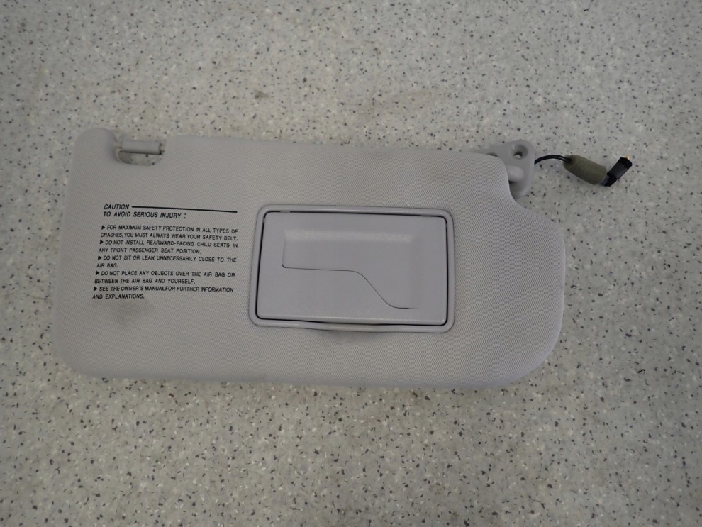 HYUNDAI TUCSON 04- DASZEK PRZECIWSŁONECZNY PRAWY 5/8