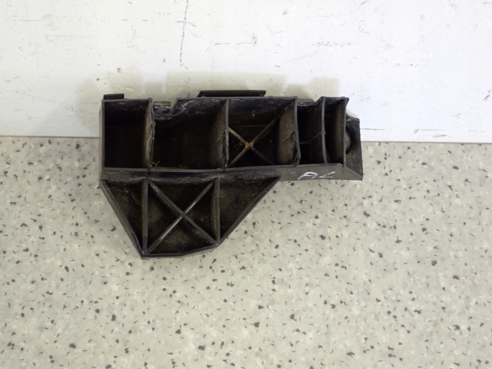 TOYOTA AVENSIS T25 02- ŚLIZG ZDERZAKA TYLNY LEWY 1/6