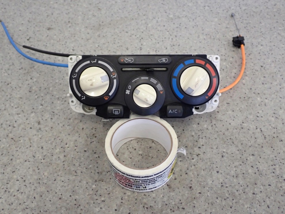 NISSAN MICRA K12 06-10 PANEL STEROWANIA NAWIEWEM 3/8