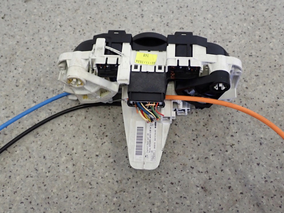 NISSAN MICRA K12 06-10 PANEL STEROWANIA NAWIEWEM 6/8