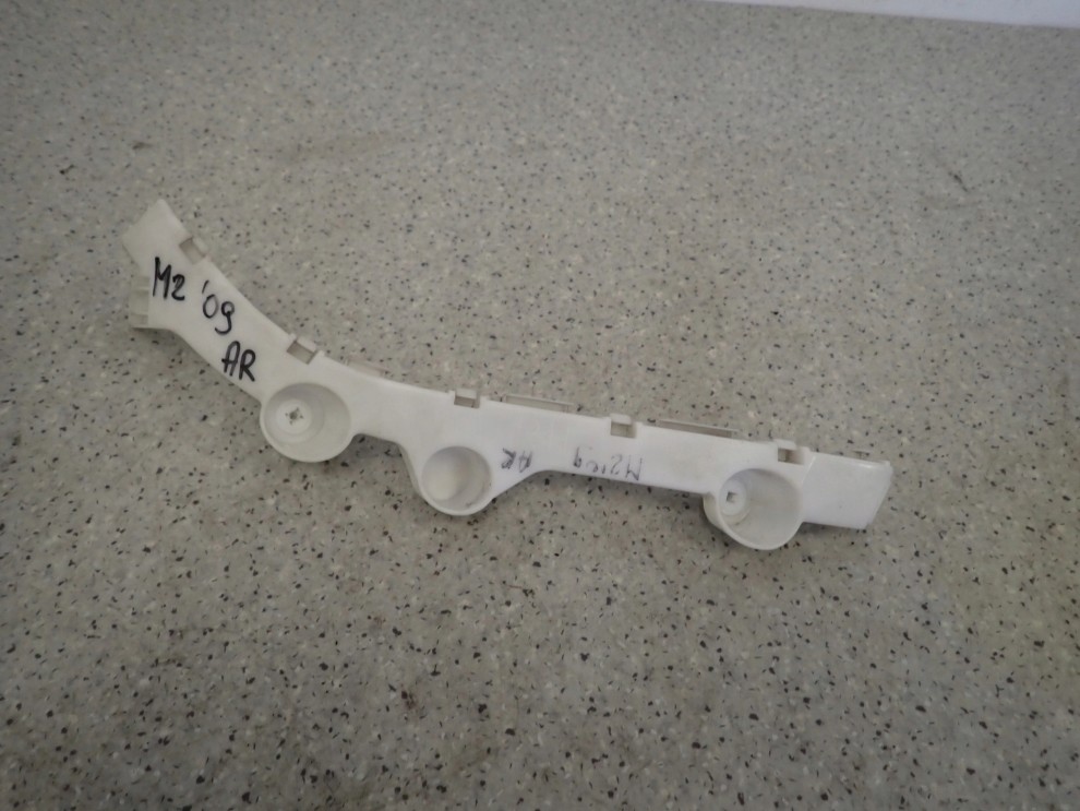 MAZDA 2 II DE 07- ŚLIZG ZDERZAKA TYLNY PRAWY 1/7