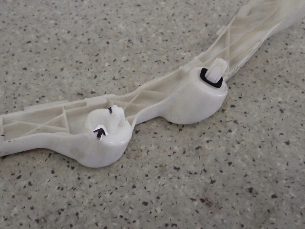 MAZDA 2 II DE 07- ŚLIZG ZDERZAKA TYLNY PRAWY 7/7